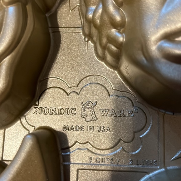 Williams Sonoma Marvel Comics Tin - Picture 4 of 4